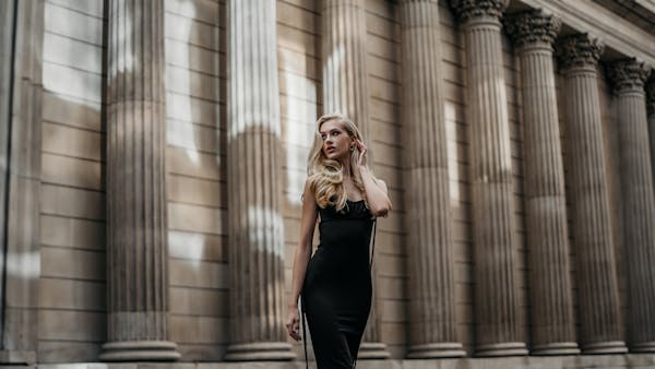 井柏然新作席卷影坛,精彩演绎引爆网络热议 第1张 井柏然新作席卷影坛,精彩演绎引爆网络热议 第1张