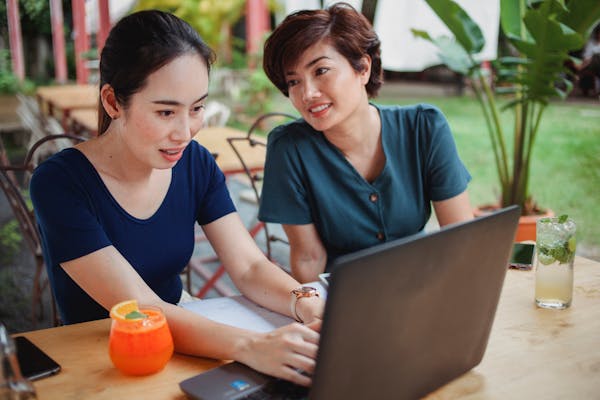 震惊!央视美女主播王冰冰的前任老公身份揭秘 第1张 震惊!央视美女主播王冰冰的前任老公身份揭秘 第1张
