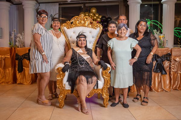 揭秘“董小姐”的庐山真面目:她究竟是何方神圣? 第2张 揭秘“董小姐”的庐山真面目:她究竟是何方神圣? 第2张