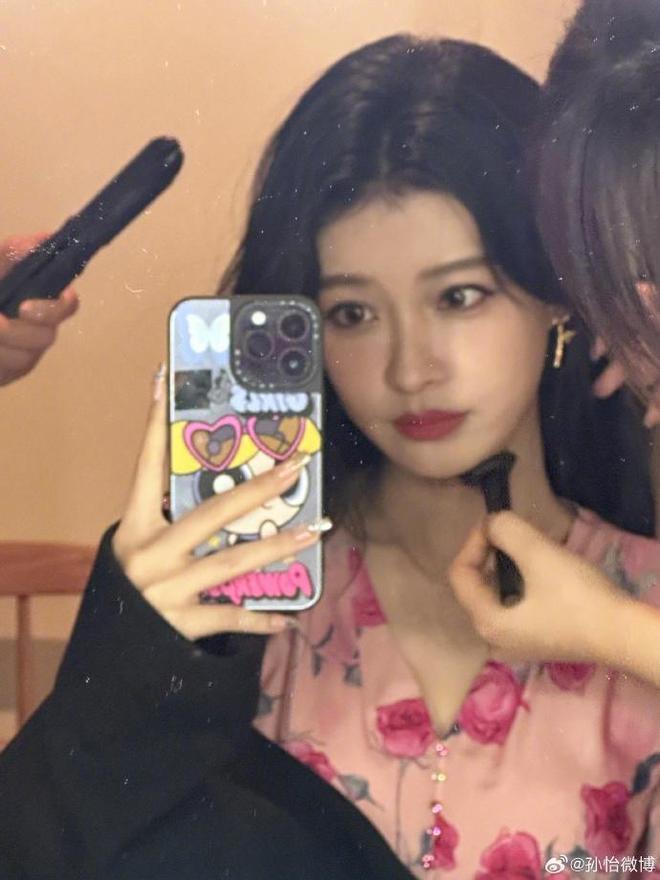 被曝与滕光正同游法国后，孙怡首晒美照  第2张