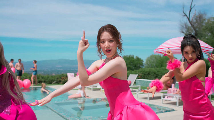 迪丽热巴:红遍娱乐圈的秘密除了杨幂力捧 第4张 迪丽热巴:红遍娱乐圈的秘密除了杨幂力捧 第4张