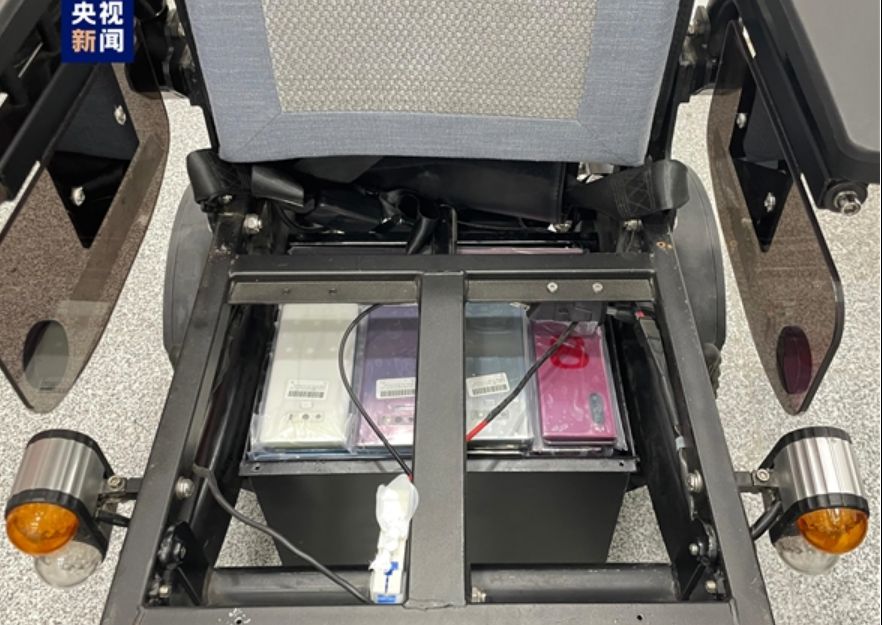 电动轮椅藏手机进境!广东海关查获176台三星、索尼旧手机! 第1张 电动轮椅藏手机进境!广东海关查获176台三星、索尼旧手机! 第1张