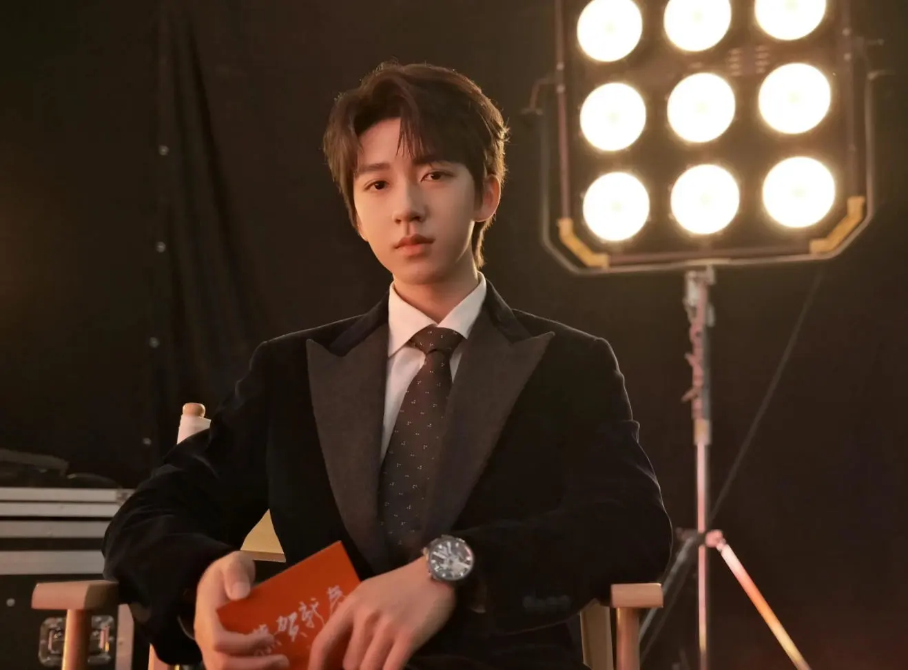 贺峻霖为什么一直戴一个戒指,贺峻霖老是戴着一个戒指的原因 第1张 贺峻霖为什么一直戴一个戒指,贺峻霖老是戴着一个戒指的原因 第1张