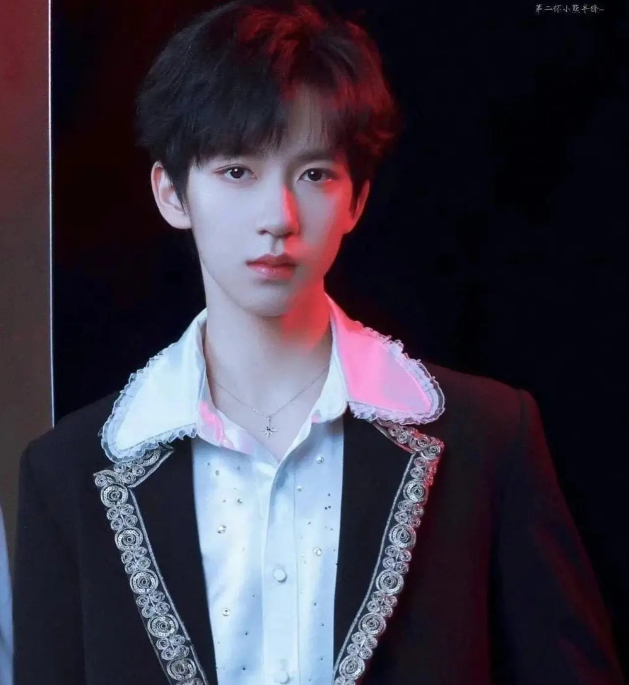 贺峻霖为什么一直戴一个戒指,贺峻霖老是戴着一个戒指的原因 第3张 贺峻霖为什么一直戴一个戒指,贺峻霖老是戴着一个戒指的原因 第3张