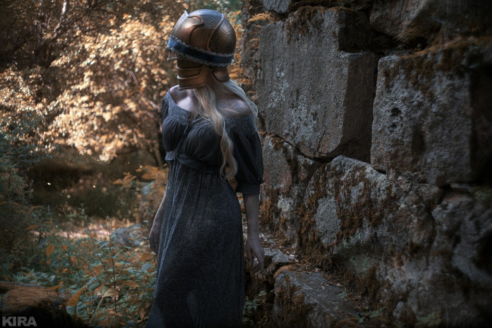 《血源》安娜莉丝Cos美图欣赏 长裙难掩绝妙身材  第1张