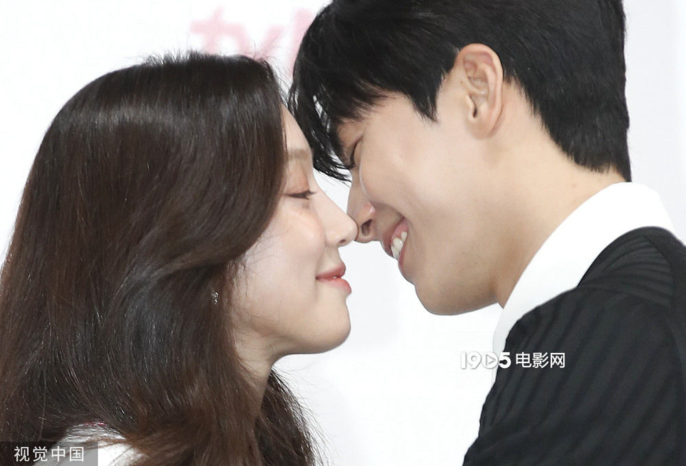 《毕业》郑丽媛谈姐弟恋！魏河俊无惧接档金秀贤  第2张