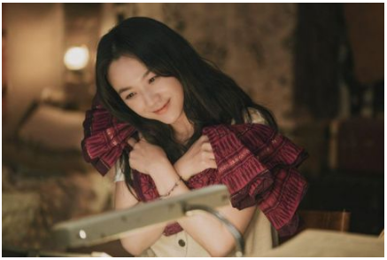 《Wonderland》超梦幻阵容汤唯&孔刘同框剧照！汤唯称赞与孔刘毫无语言障碍，沟通拍摄很顺利愉快～  第5张