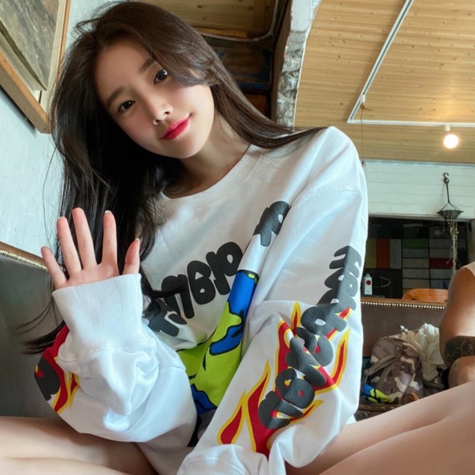 韩国清纯美女이재福利图欣赏 吊带背心下的好身材  第1张