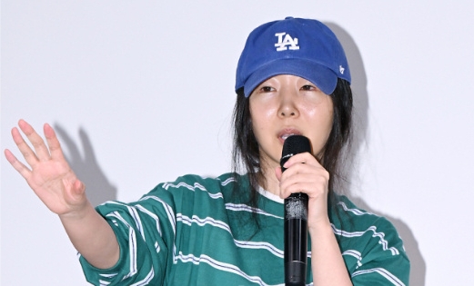 HYBE深夜到女职员家进行非法监察？有意挑闵熙珍毛病  第1张