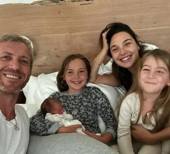 佳片有约 | 有四千金的妈妈如何成为“神奇女侠”  第6张