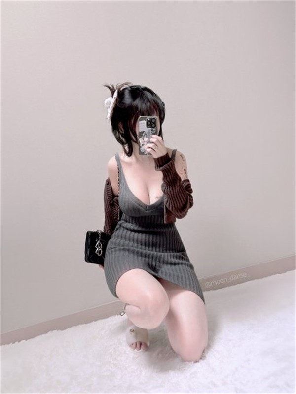 《妮姬：胜利女神》美女画师COS照 这身材太棒了  第1张